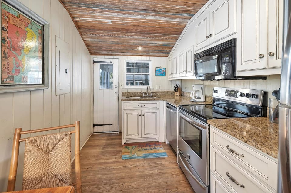 416 Union - Compound House in Tybee Island