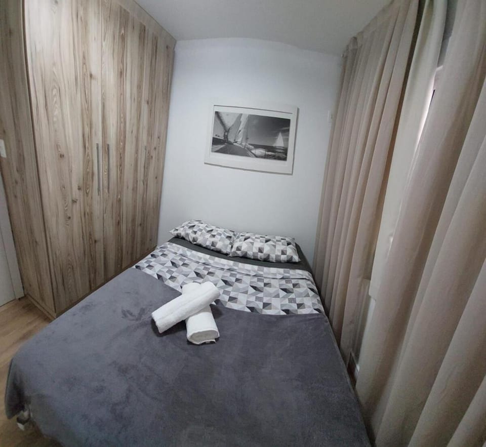 Avenida Atlântica, pé na areia e vista mar! Apartment in Camboriú