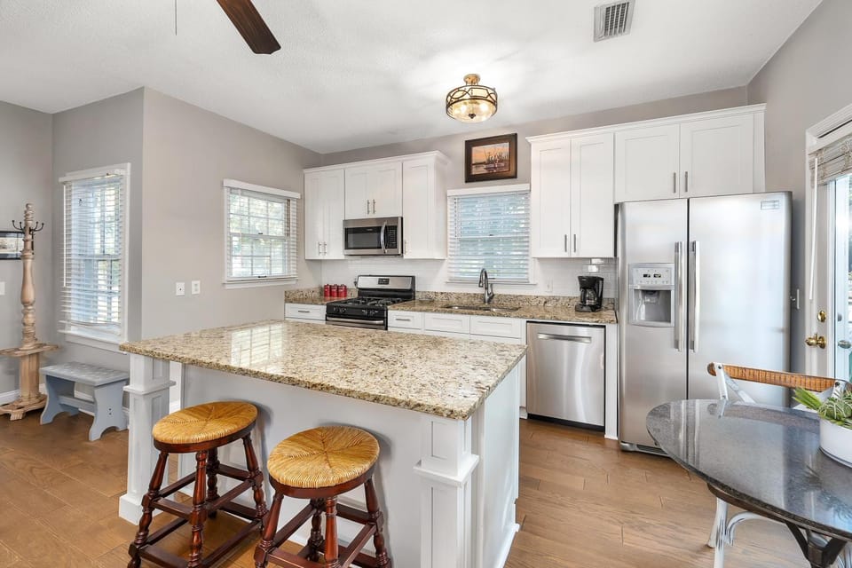 1112 Ocean Blvd House in Saint Simons Island