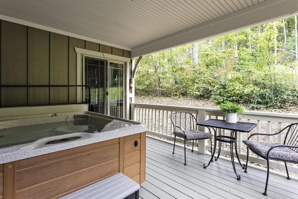 The Maple Cottage House in Asheville