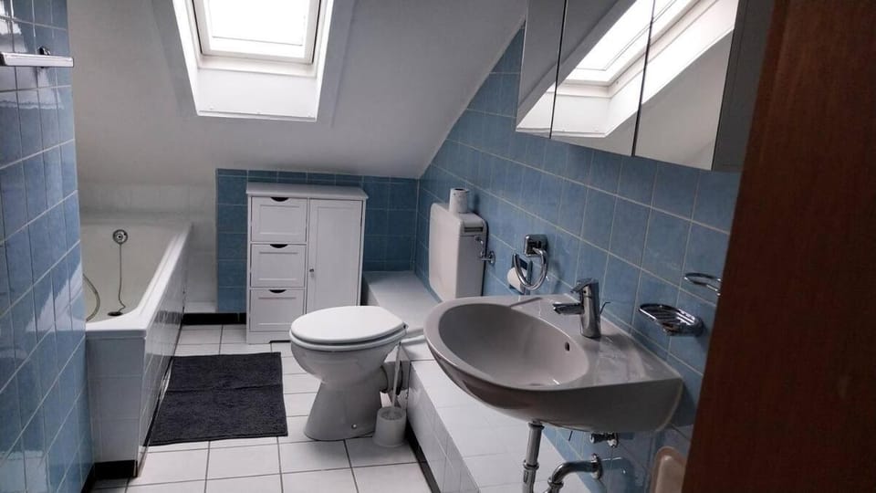 Schräge Nummer in Neheim - Balkon, Wlan & Zentral Apartment in Arnsberg