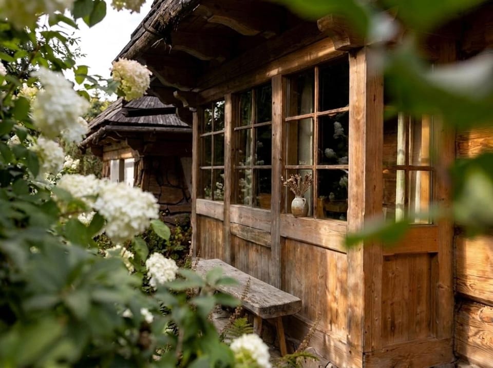 Property building, Spring, Day, Garden, Garden view