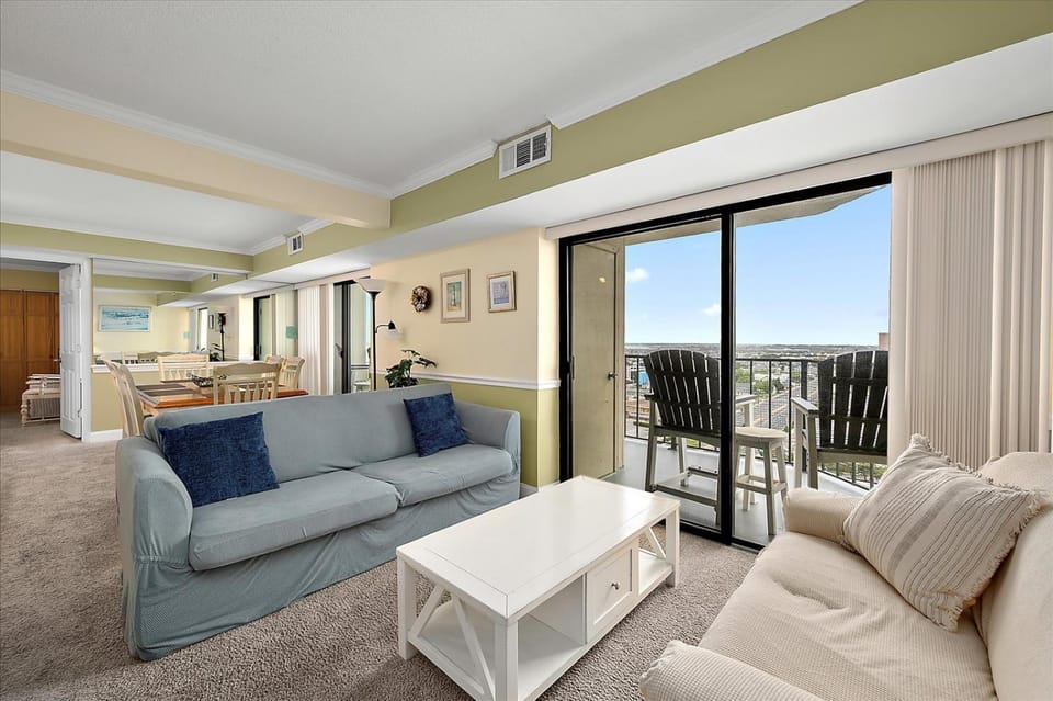 Balcony/Terrace, Living room, Seating area, Dining area