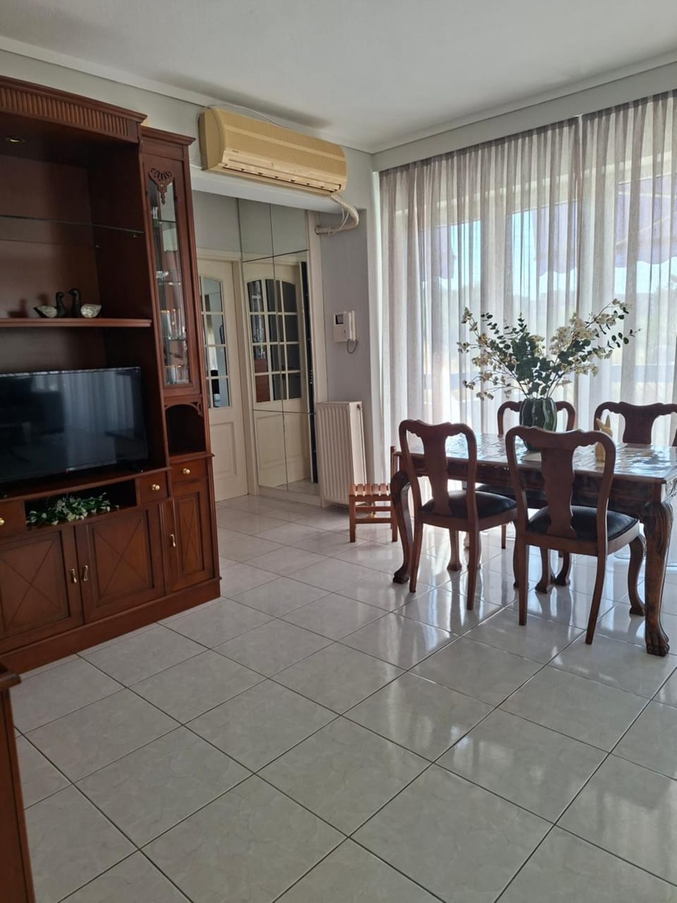 Communal lounge/ TV room, TV and multimedia, Kitchen or kitchenette, Living room, Seating area, Dining area, Evening entertainment