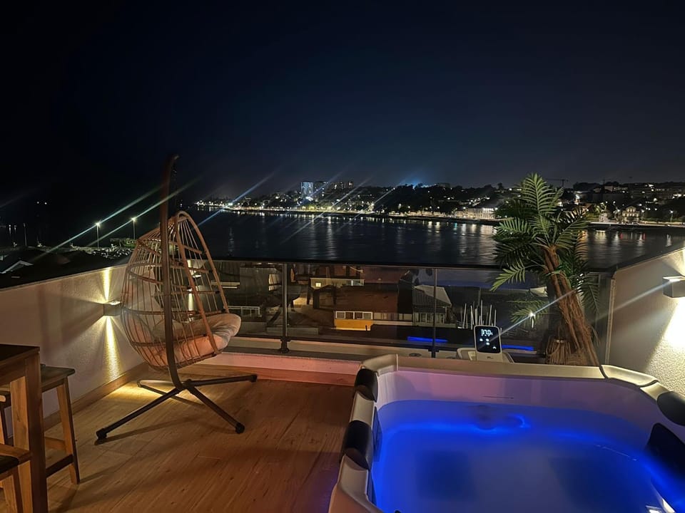 Trihouse Douro and Sea View Apartment in Porto