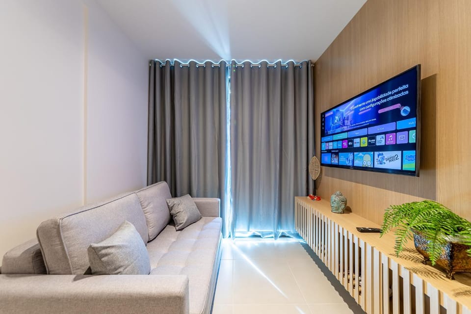 Communal lounge/ TV room, Bed, TV and multimedia, Living room, Seating area, Evening entertainment