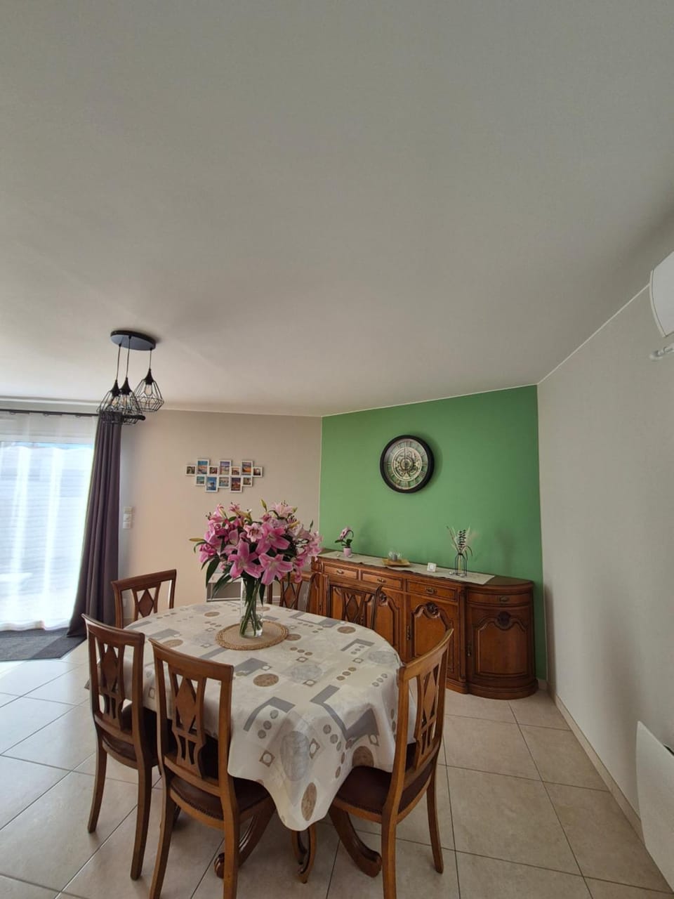 Chez Carisa House in La Rochelle