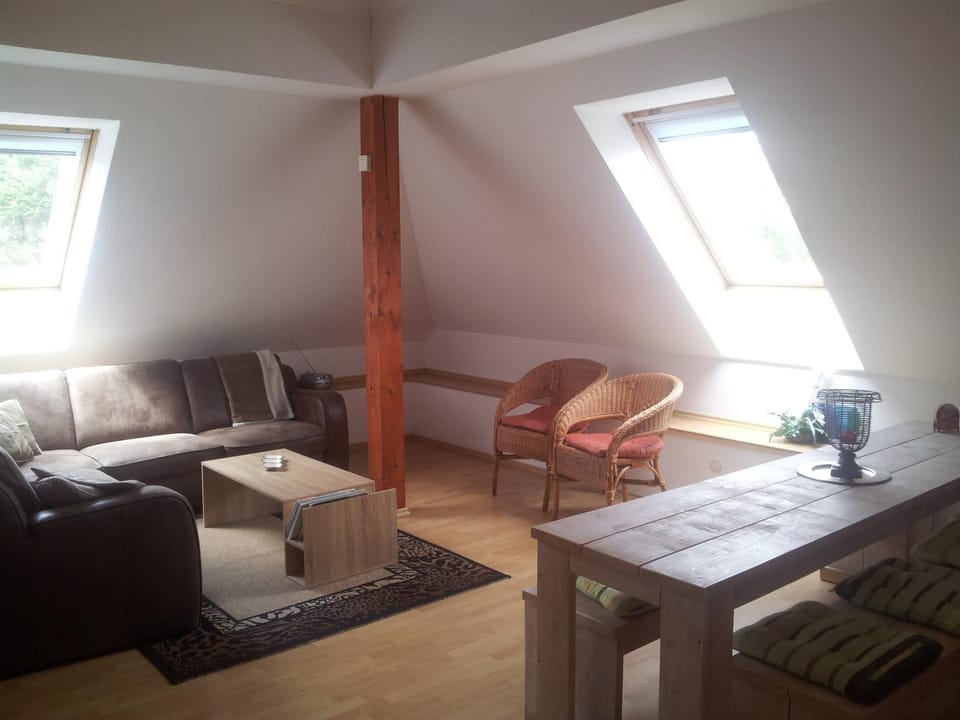 Living room, Seating area, Dining area, Area and facilities