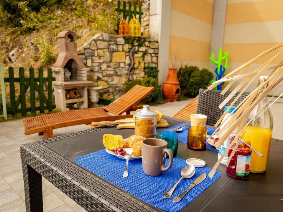 Apartment Mantegna - garten mit seeblick und schwimmbad by Interhome Apartment in Province of Brescia