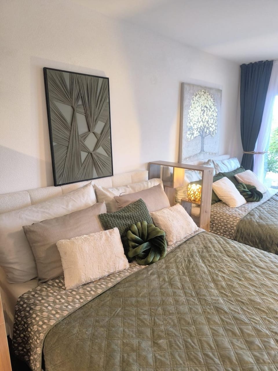 Bed, Living room, Photo of the whole room, Bedroom