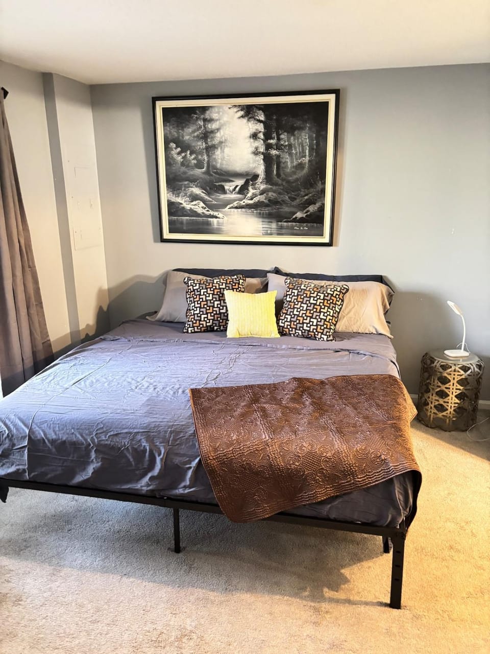 Bed, Seating area, Bedroom