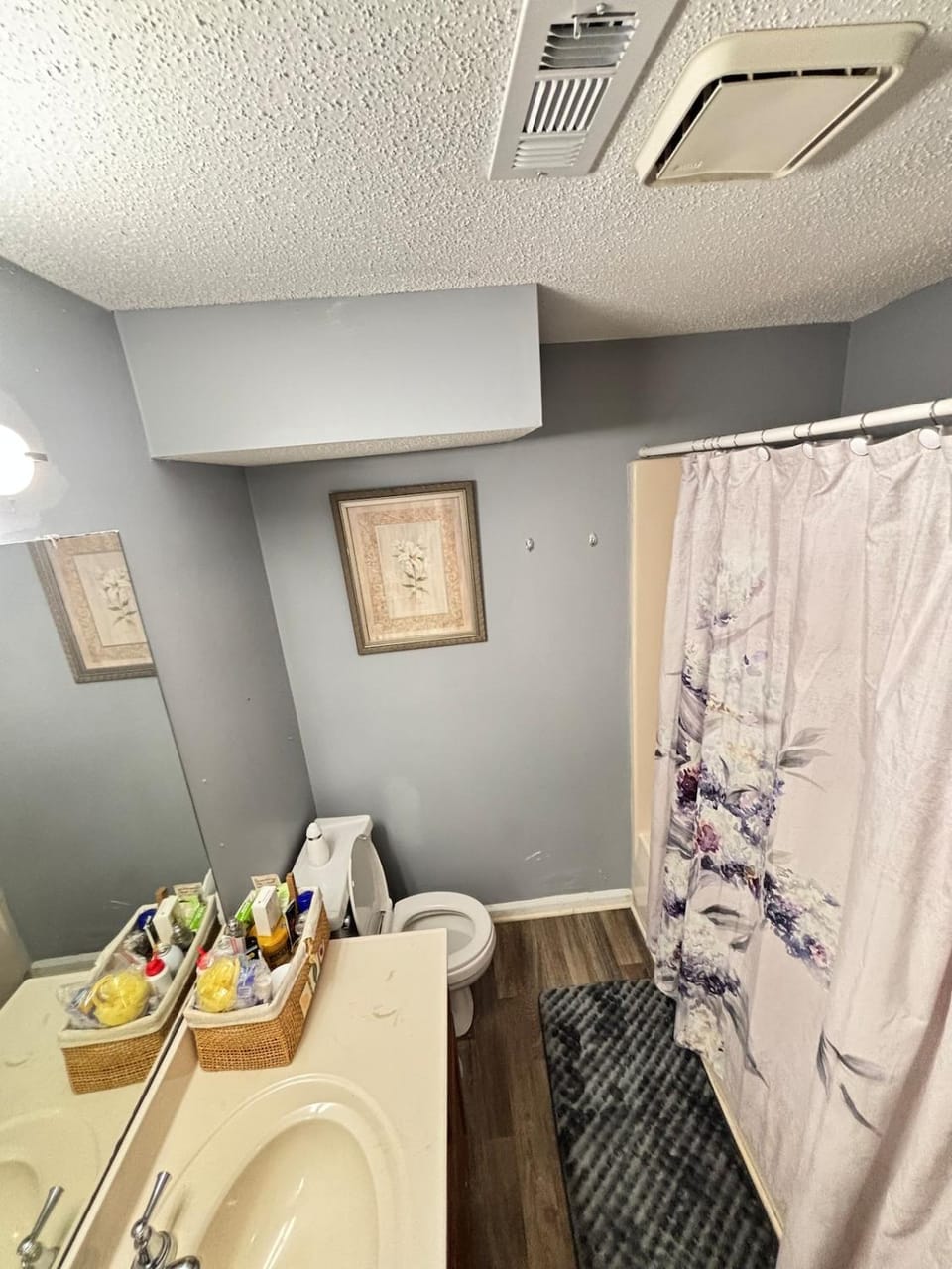 Bathroom, towels