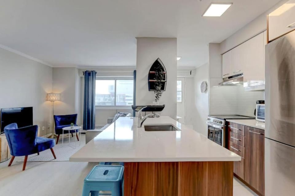 Refined Downtown 1BR Suite - Luxury Comfort Apartment in Montreal