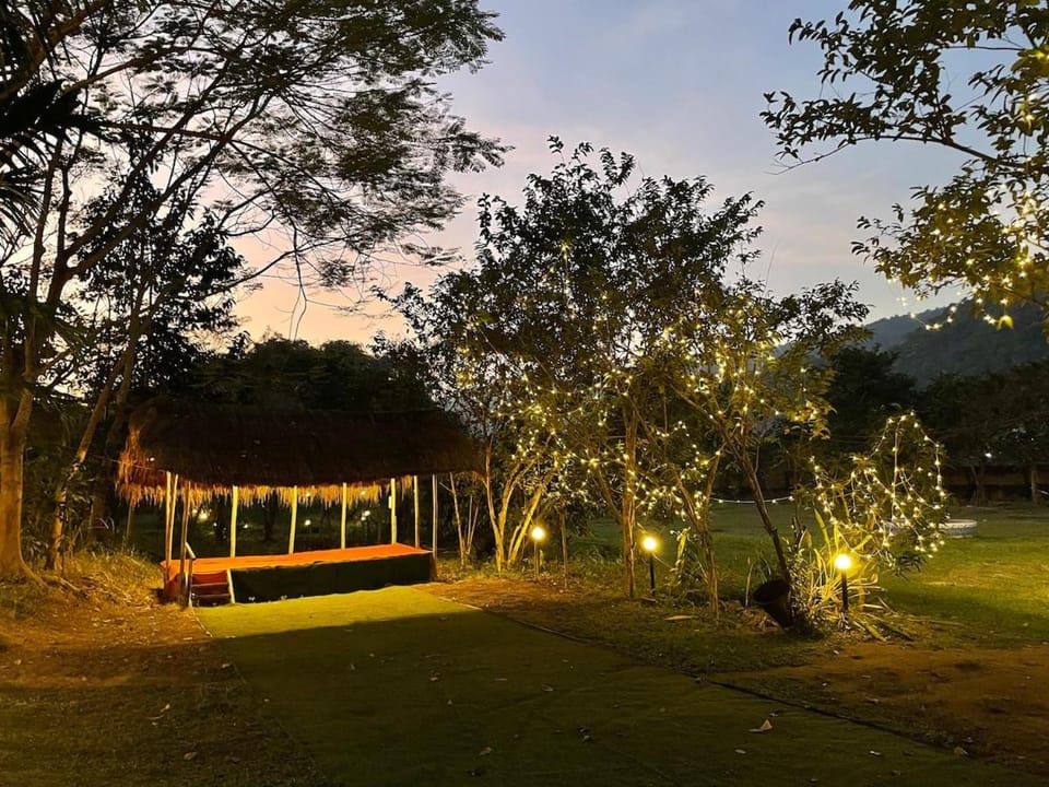 Amchang Farmhouse House in India