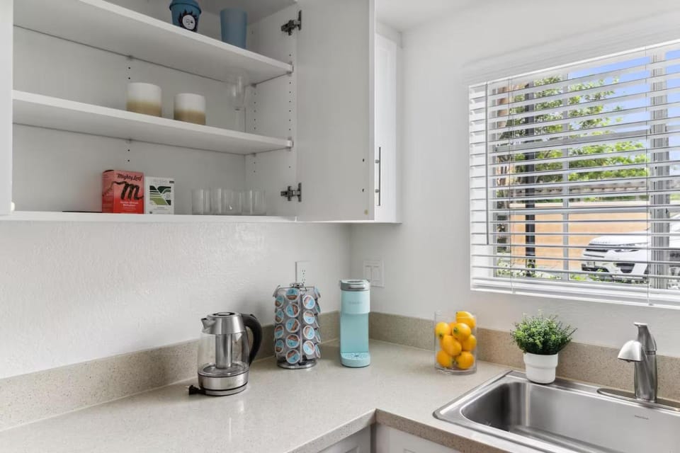 Kitchen or kitchenette, kitchen