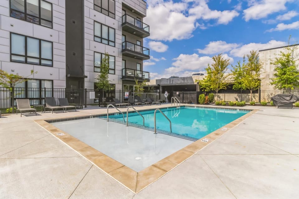 Modern West End Condo for 6 Shared Pool & Gym House in Nashville