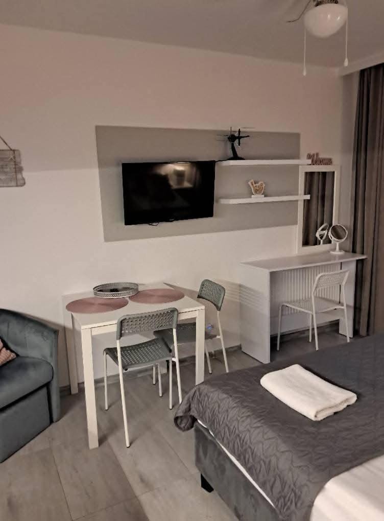 Apartament LAVENDER 14 - łoże typu Queen, balkon i własny taras Apartment in Pomeranian Voivodeship