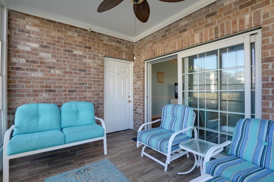 Screened Patio w/ Pond Views! Myrtle Beach Condo House in Myrtle Beach