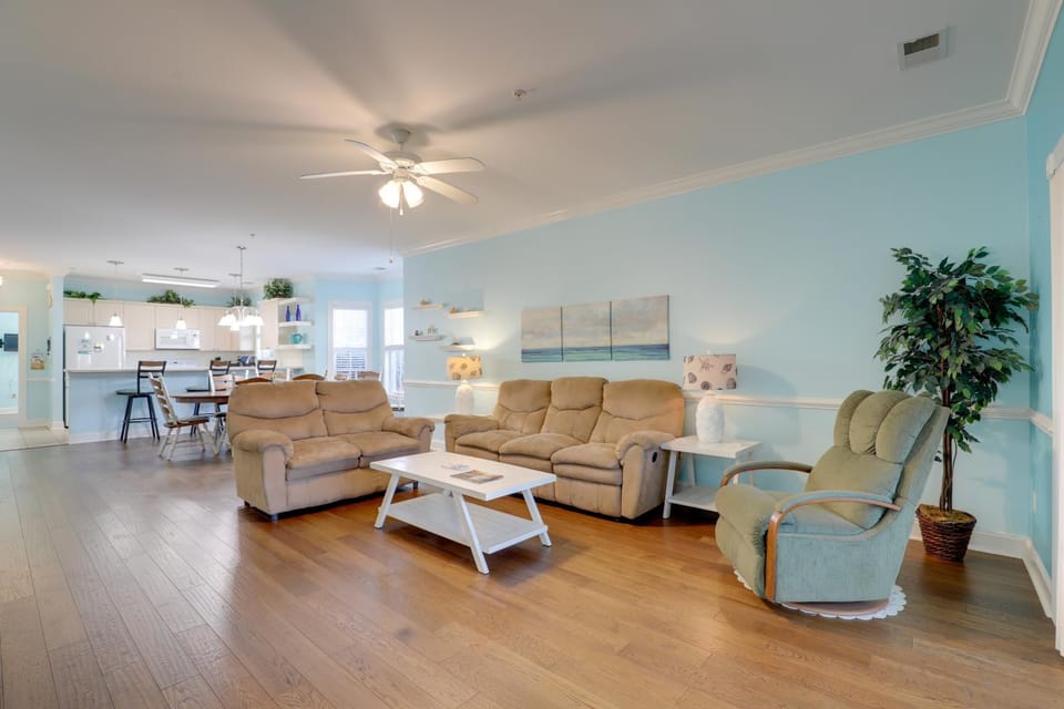 Screened Patio w/ Pond Views! Myrtle Beach Condo House in Myrtle Beach