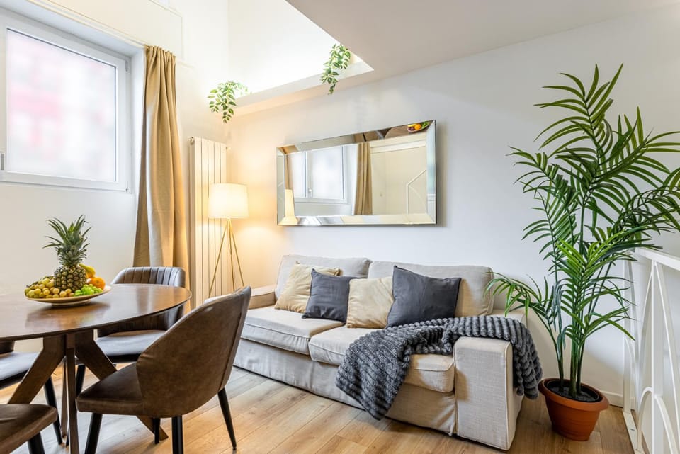 Living room, Seating area, Dining area