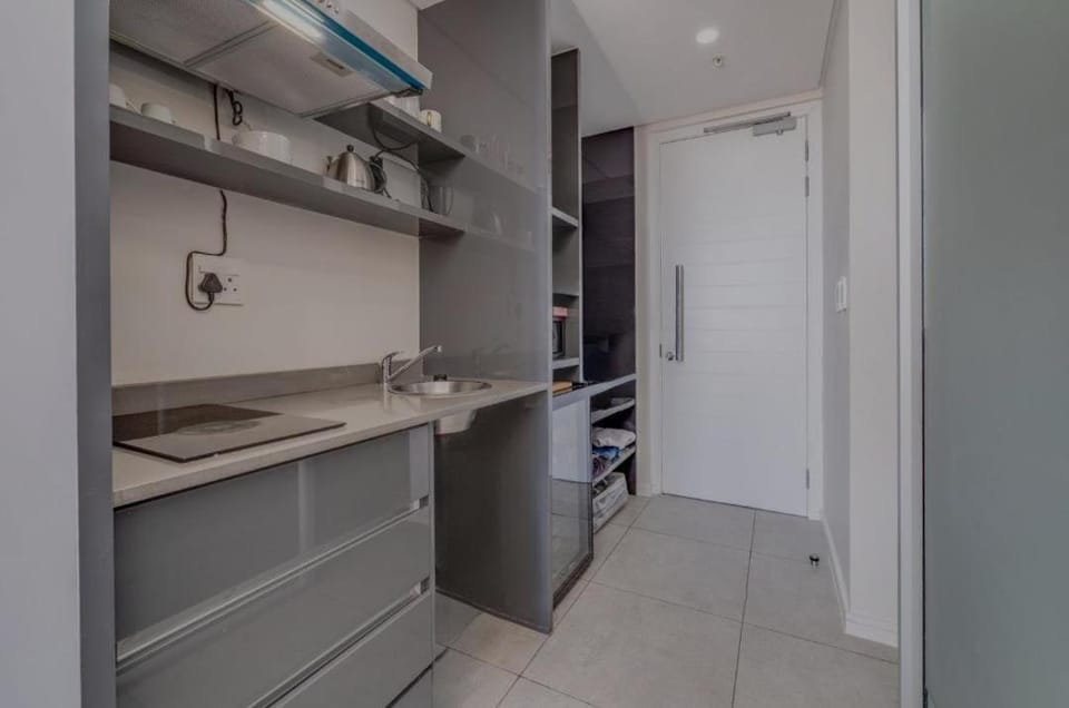 905 Illovo Central Apartment in Sandton