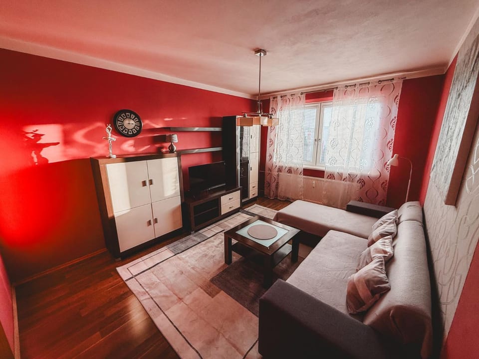 TV and multimedia, Seating area, wardrobe