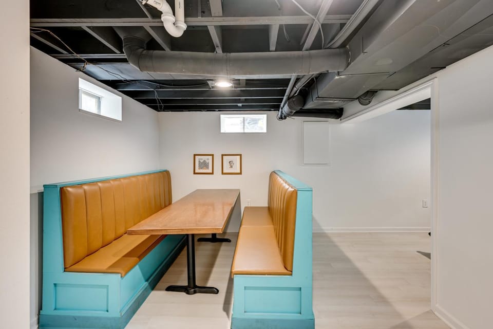 Mid-Century Family Bungalow Desirable Birmingham! House in Royal Oak