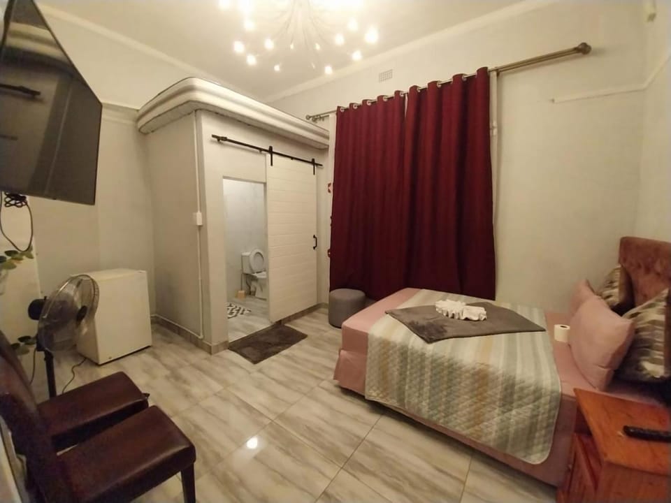 dreamweaver guesthouse Bed and Breakfast in Cape Town
