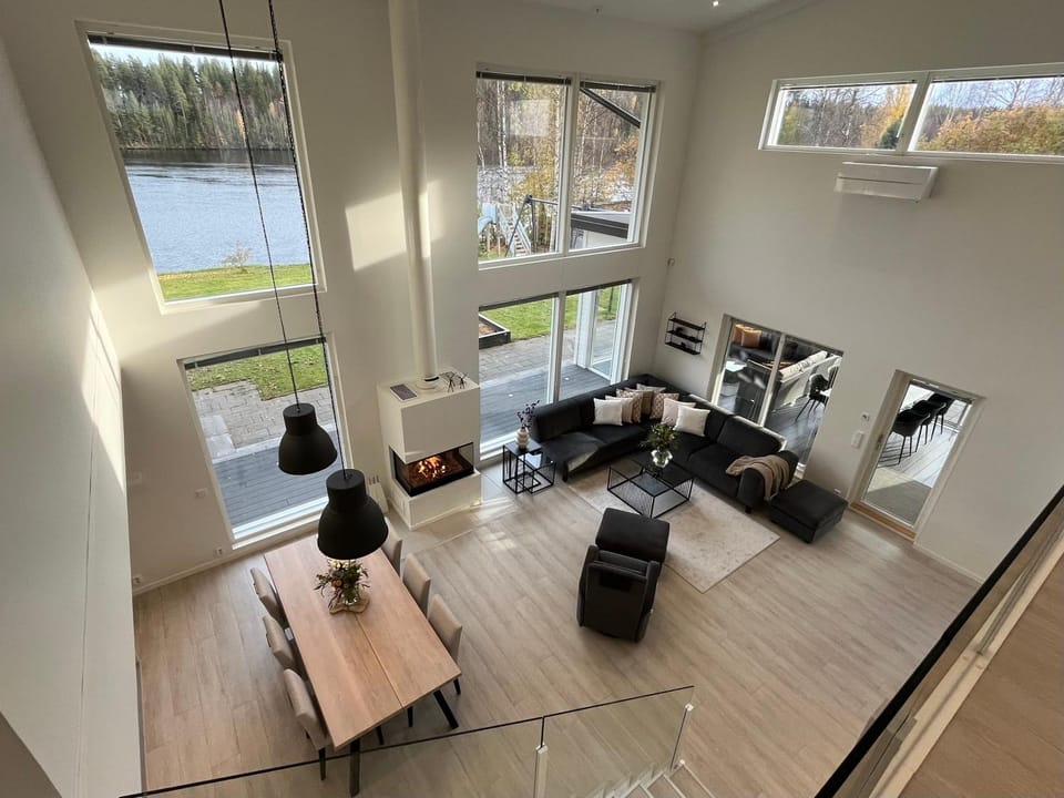 River Lodge with hot tub and services Villa in Rovaniemi