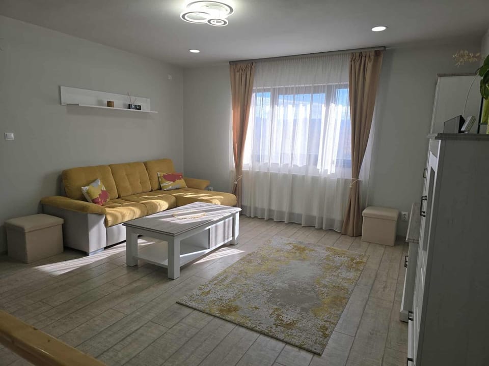 Kovacs apartman Apartment in Brașov County