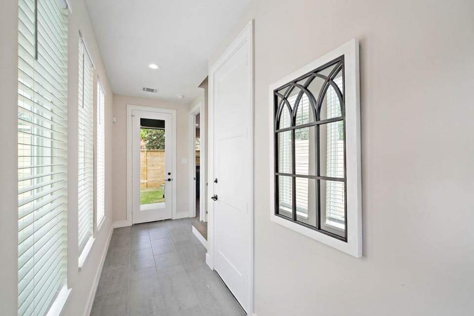 Luxury Executive Suite at the Galleria Apartment in Houston