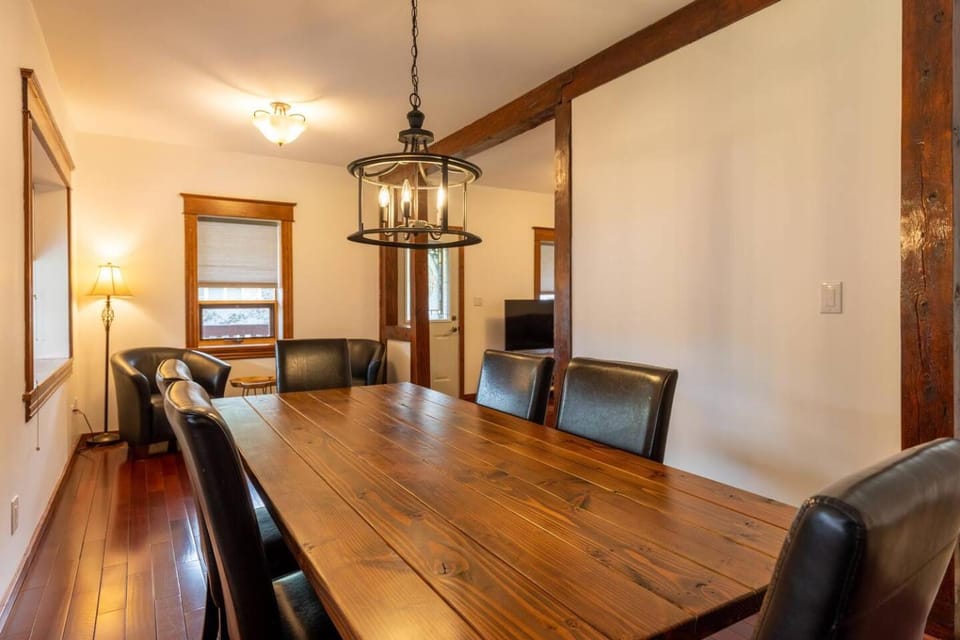 Huckleberry Lodge by Fernie Central Reservations Chalet in Fernie