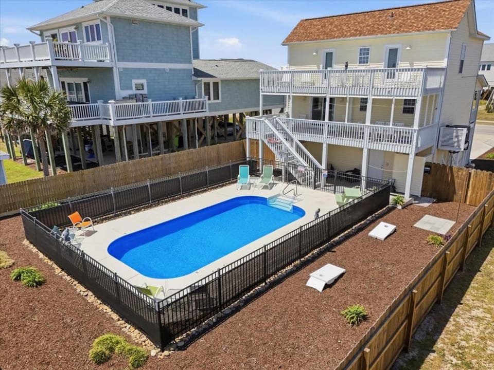 Property building, Day, Neighbourhood, Bird's eye view, Garden, Seating area, Swimming pool
