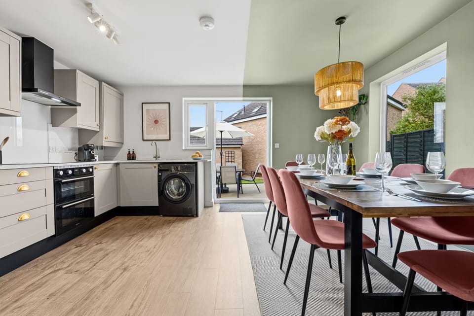 Dining area, Garden view, kitchen