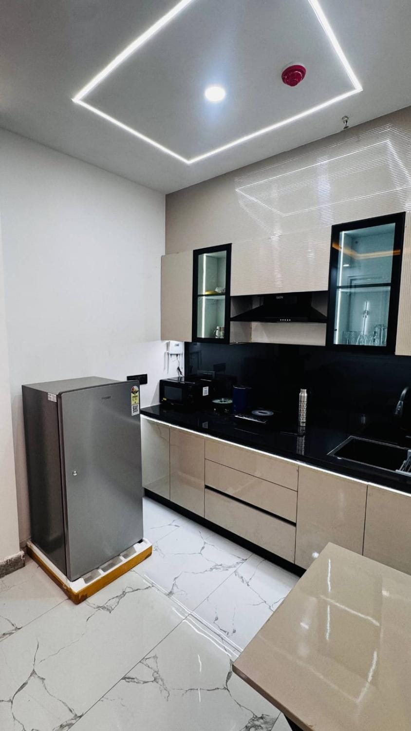 Kitchen or kitchenette, oven