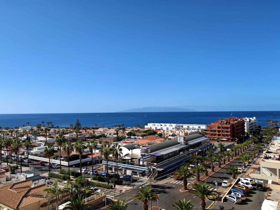 Day, Neighbourhood, Natural landscape, Bird's eye view, Beach, City view, Sea view, Street view