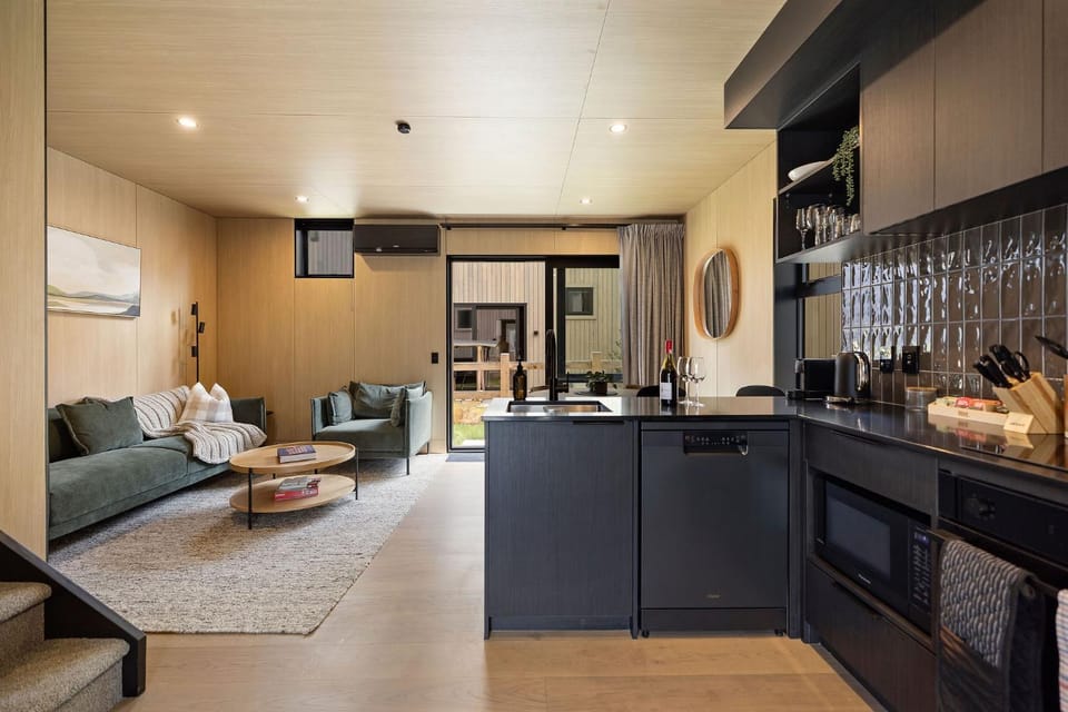 Kitchen or kitchenette, Living room