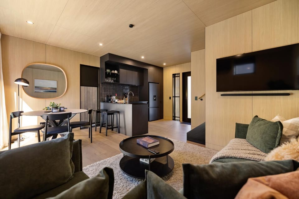 Kitchen or kitchenette, Living room, Dining area