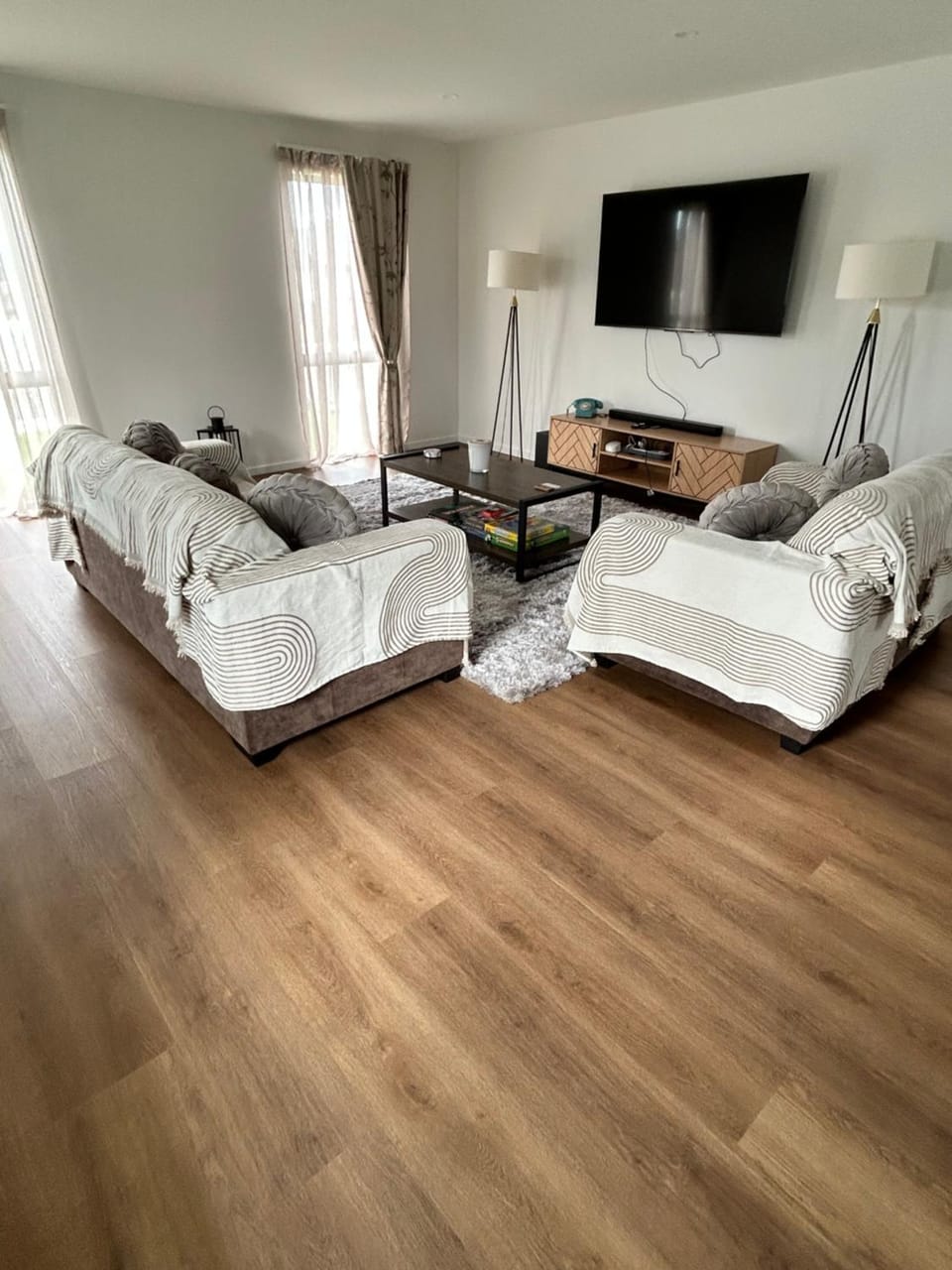 Communal lounge/ TV room