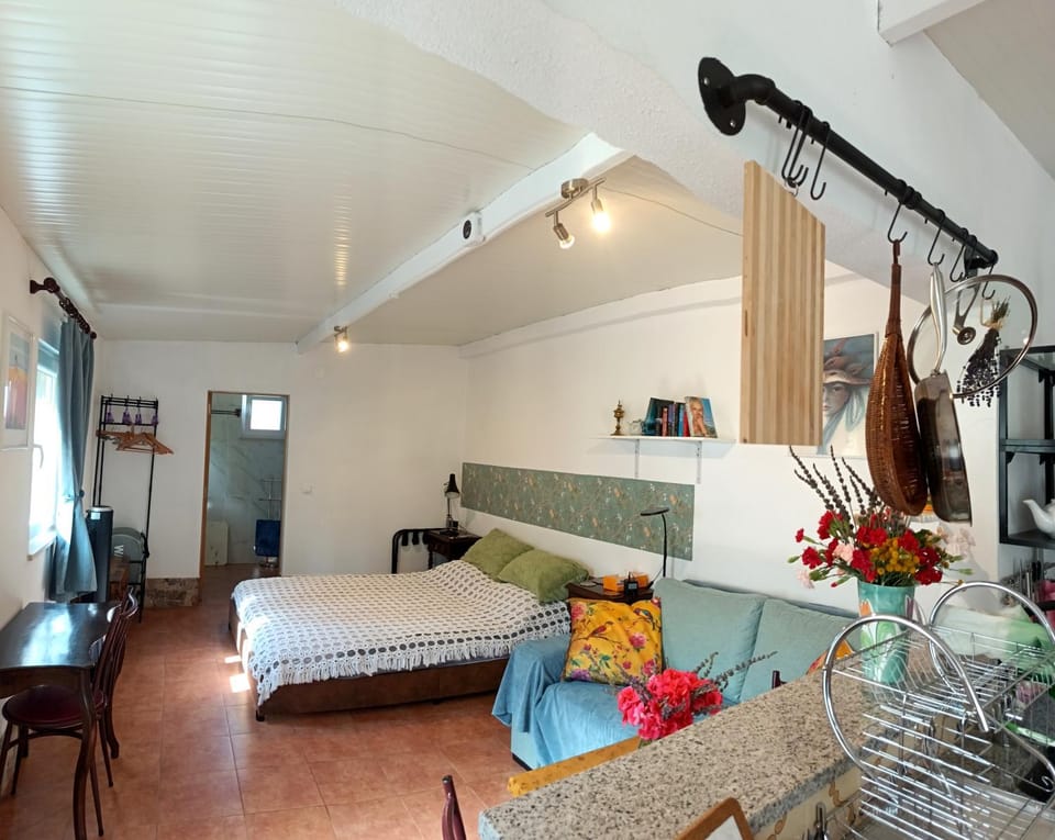 Photo of the whole room, Seating area, Bedroom
