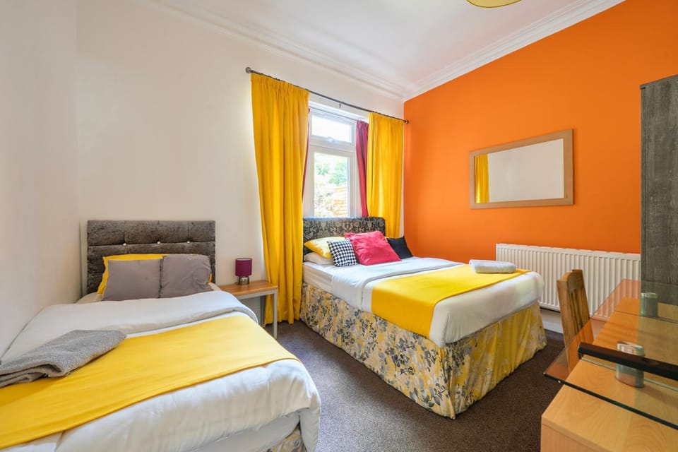Apartment Sleeps 7 - Pets Free Parking & WiFi Apartment in Birmingham