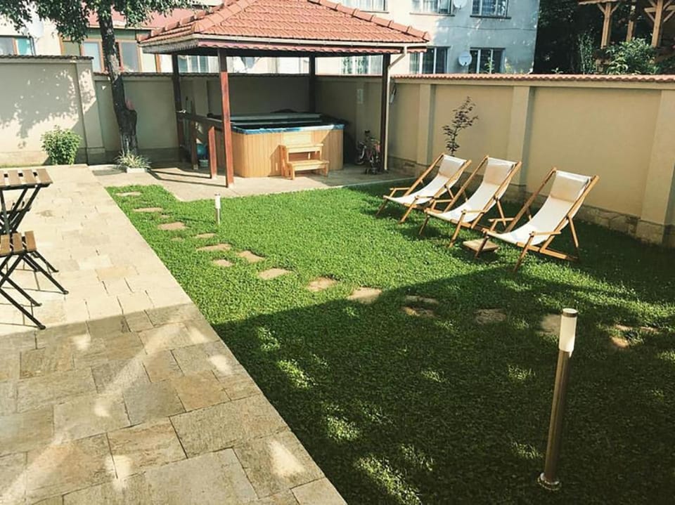 Garden, Hot Tub, Beach, Garden view