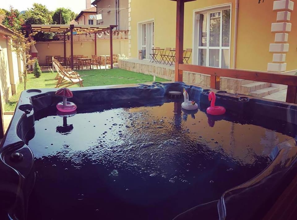 Garden, Hot Tub, Beach, Garden view