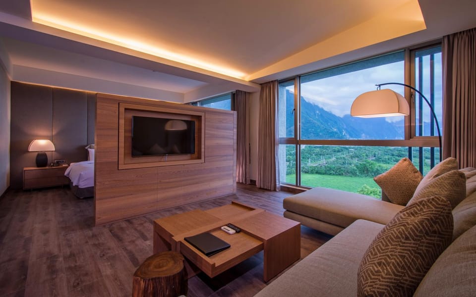Day, Living room
