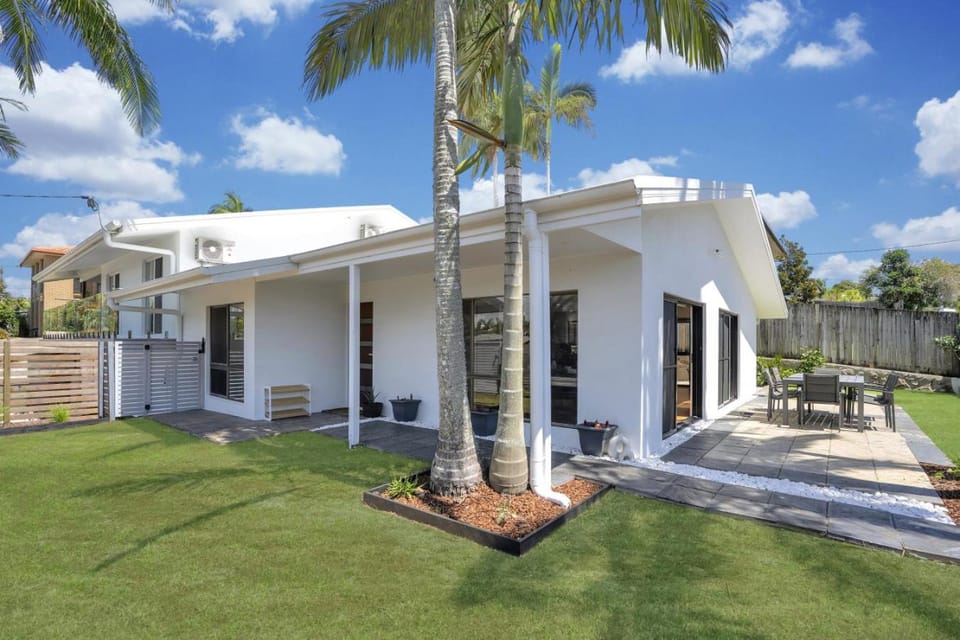 Property building, Garden, Garden view