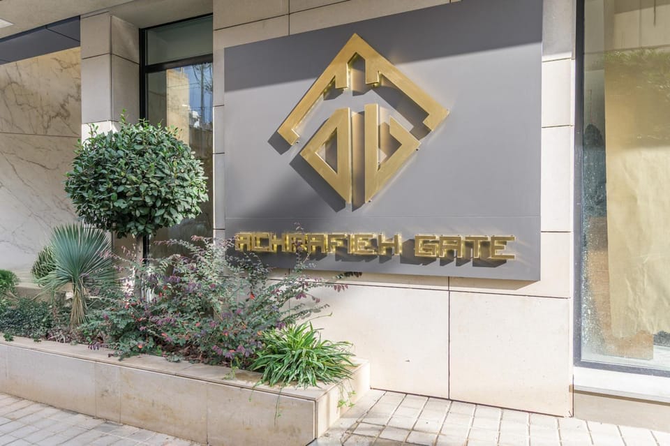 Facade/entrance, Logo/Certificate/Sign, Location