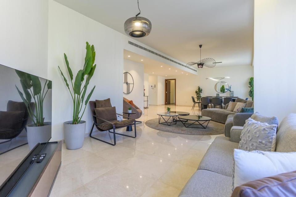 TV and multimedia, Living room, Seating area, air conditioner