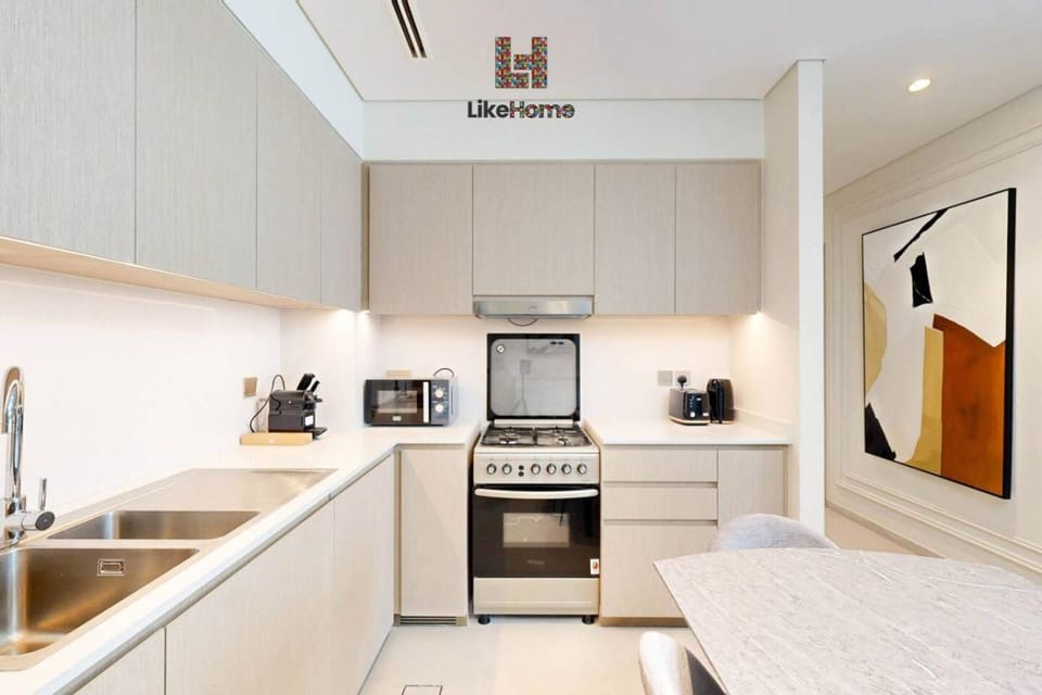NEXT TO BURJ KHALIFA AND DUBAI MALL ONLY 2 MINUTES AWAY Apartment in Dubai