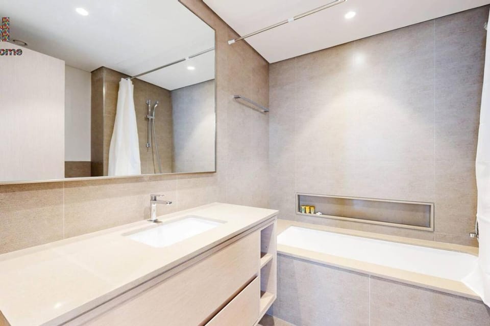BEST LOCATION 2 MINUTES AWAY FROM BURJ KHALIFA Apartment in Dubai