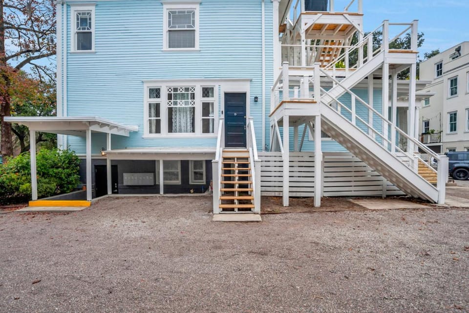 Victorian Garden Studio - Steps from Forsyth Park Apartment in Savannah